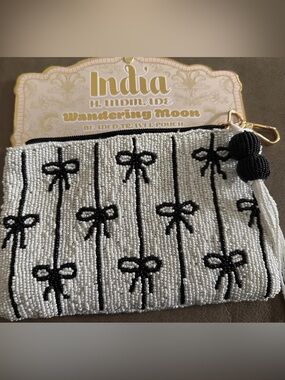 Wandering Moon India White & Black Beaded Card & Key Pouch